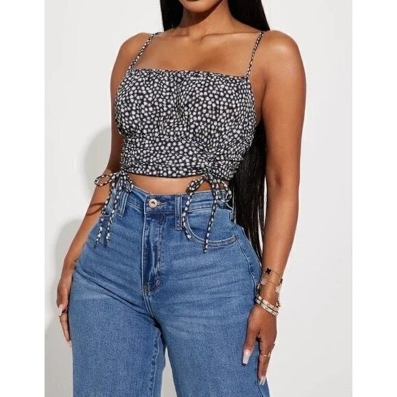 Heart Hips Floral Ruched Cropped smocked back Top Black  Size L RefFNB - Picture 1 of 9